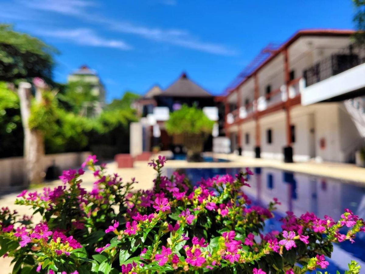 Surintra Boutique Resort Exterior photo