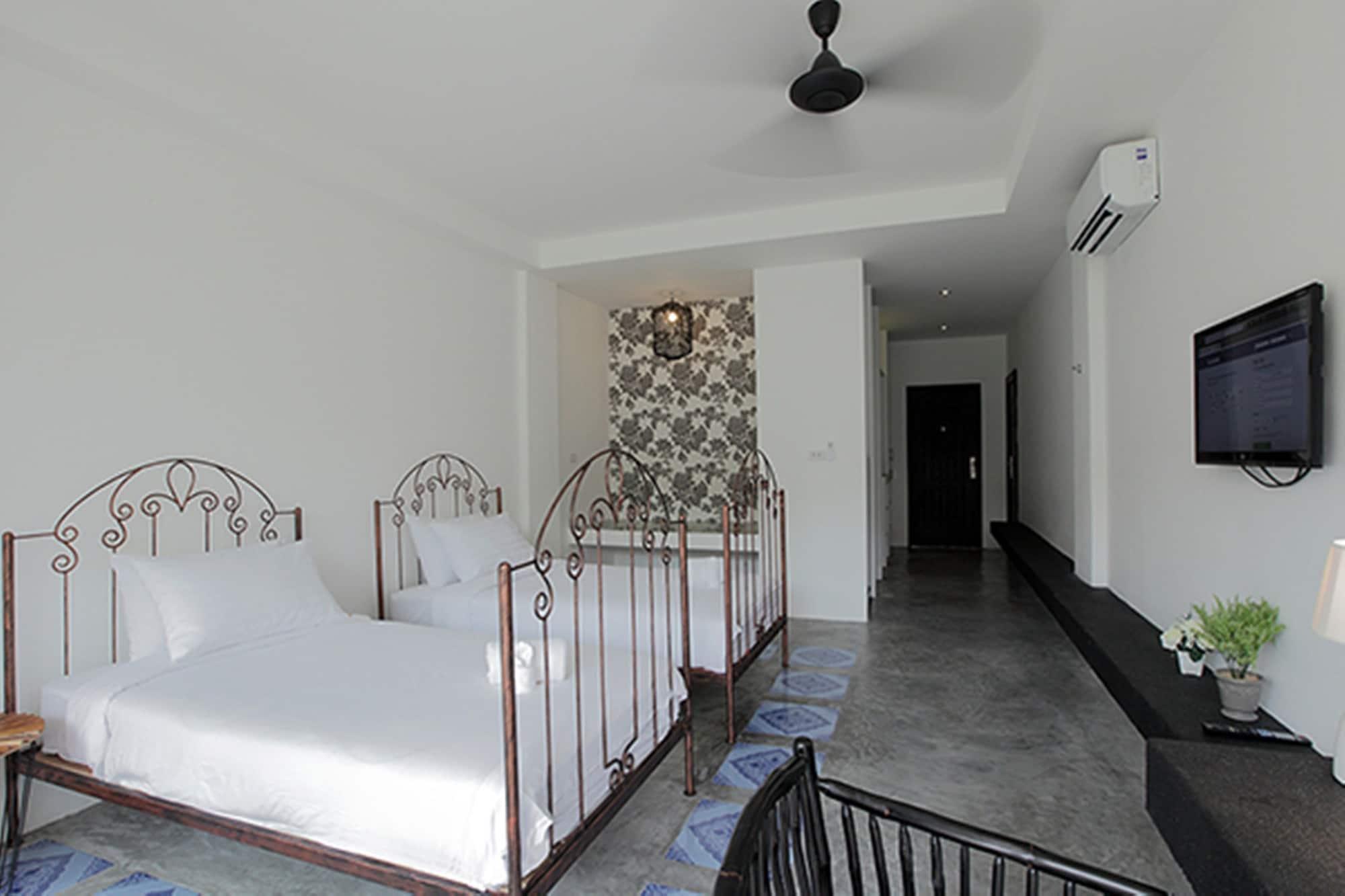 Surintra Boutique Resort Exterior photo