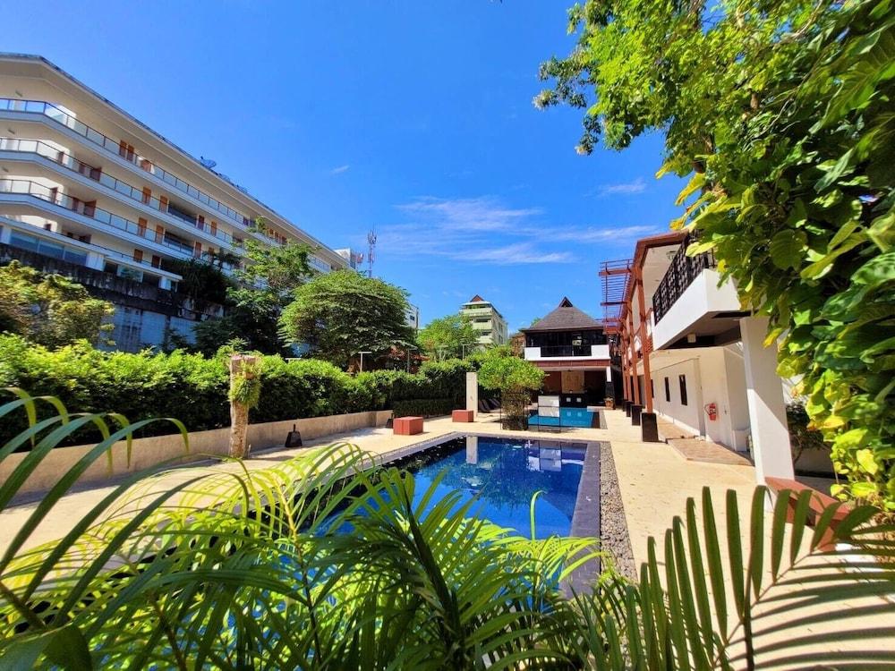 Surintra Boutique Resort Exterior photo