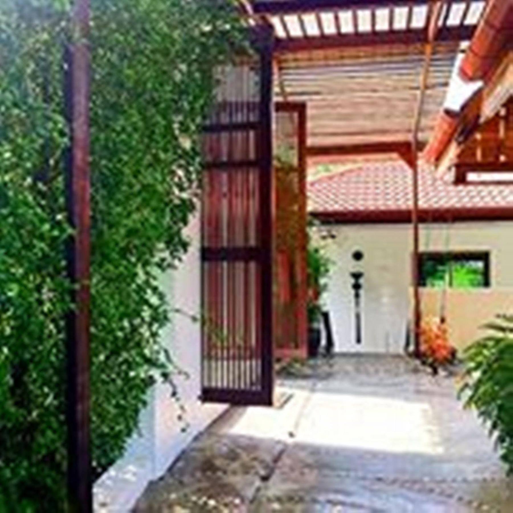 Surintra Boutique Resort Exterior photo